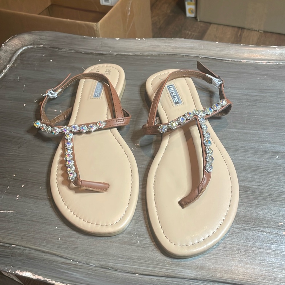 Rhinestone sandals💎💎size 9 NWOT. Brown ✅photos.